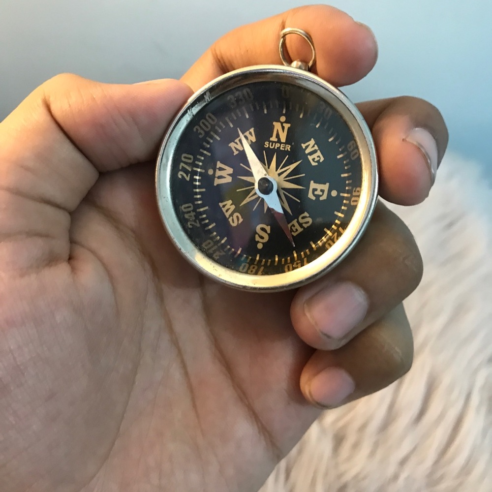 🧭 Compass, silver Compass 🧭 - Picture 1 of 3